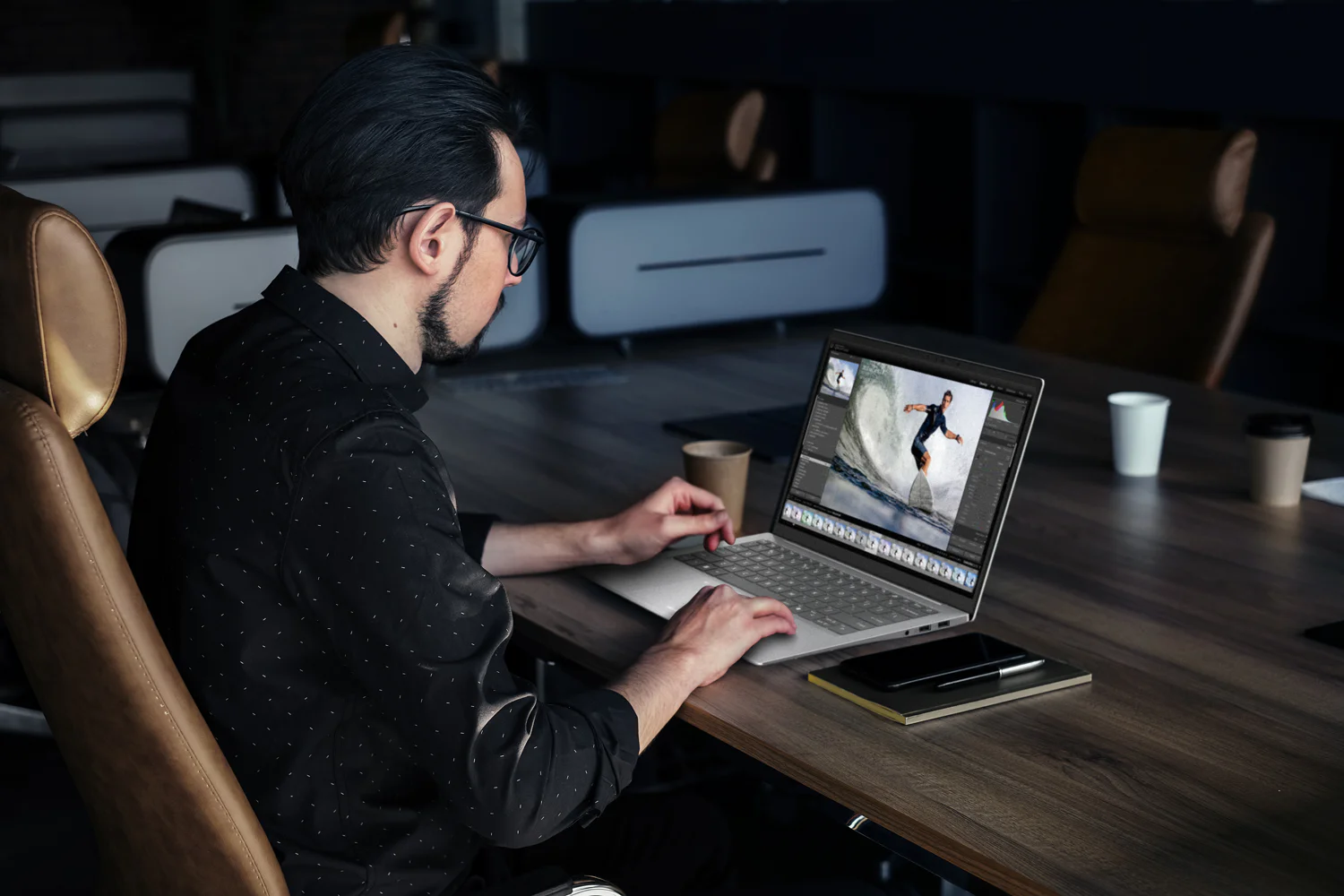 Acer Swift 16 AI (SF16-71T) 專題:Panther Lake Copilot+、16 吋 3K OLED 觸控的輕薄全能本