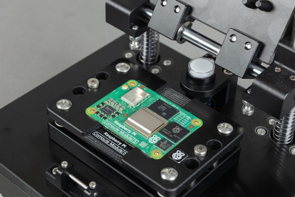 Introducing the Raspberry Pi Compute Module 5程式設計 jig